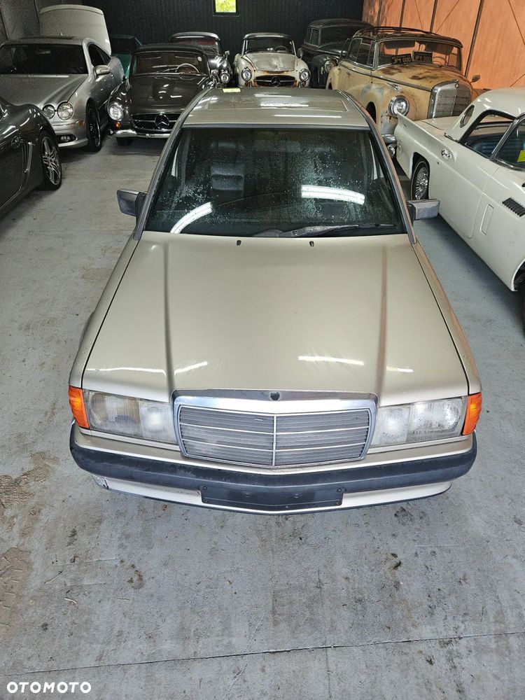 Mercedes-Benz W201 (190) - 1