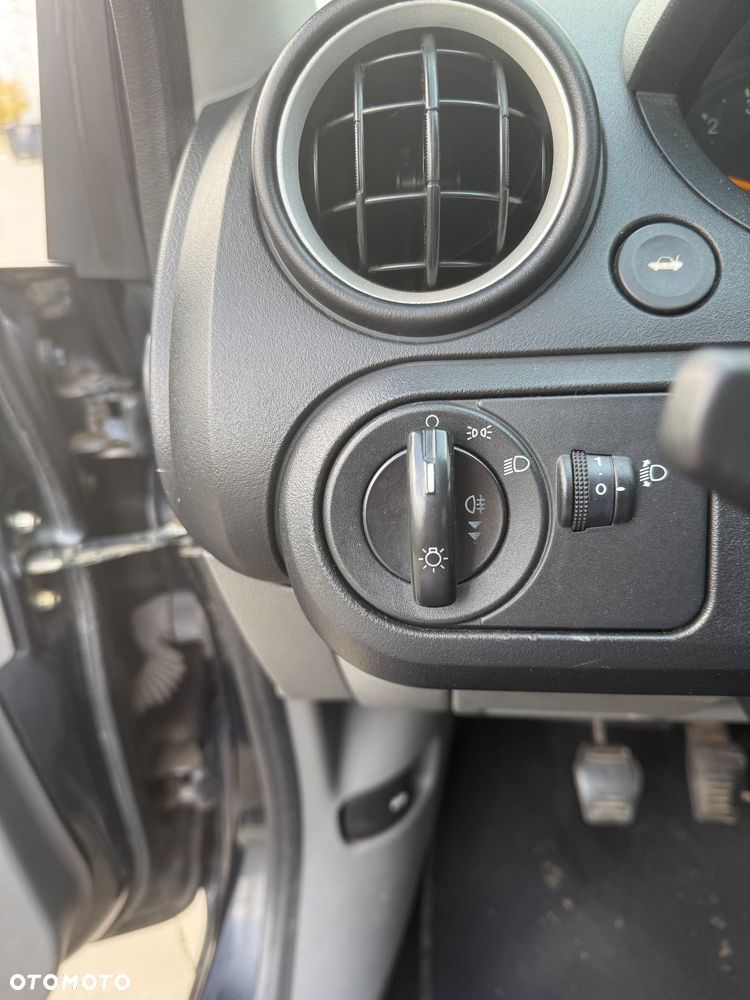 Ford Fiesta 1.4 Ghia - 23