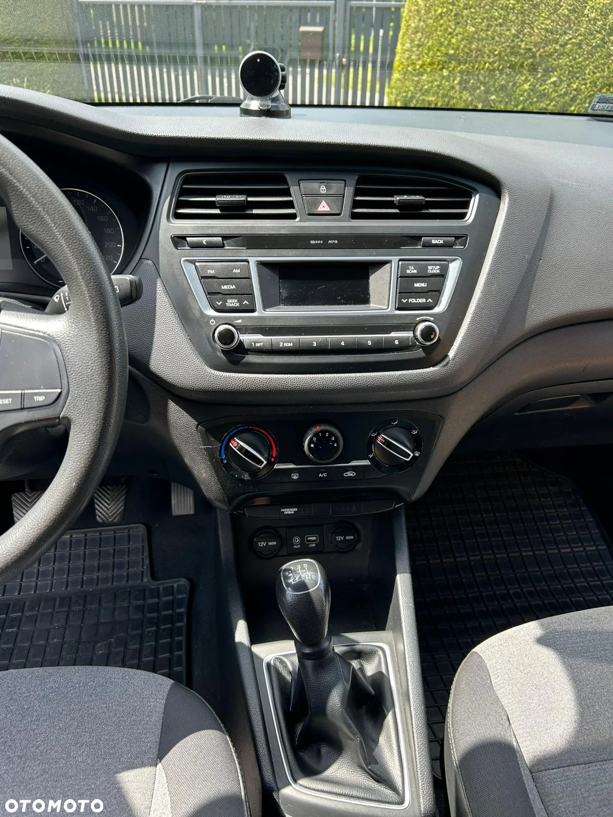Hyundai i20 1.2 Classic + - 6