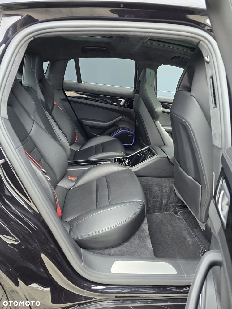 Porsche Panamera 4S - 24