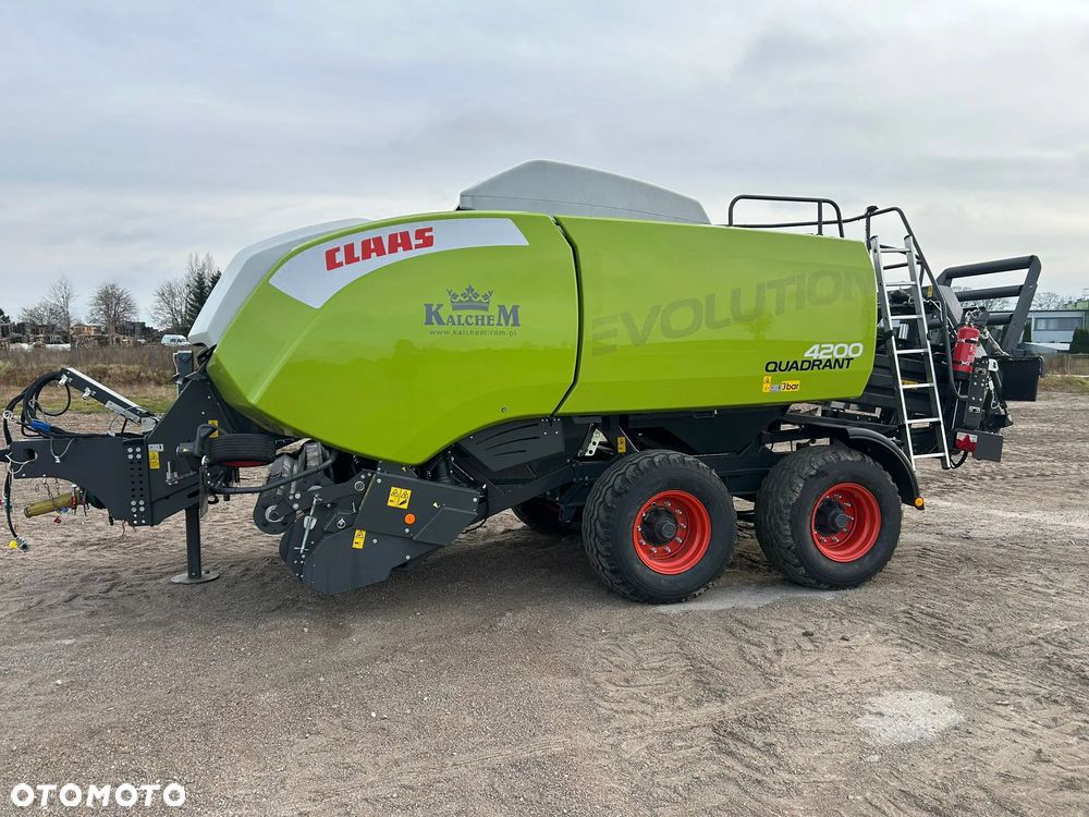 Claas 660 tys netto Claas Quadrant 4200 - 8