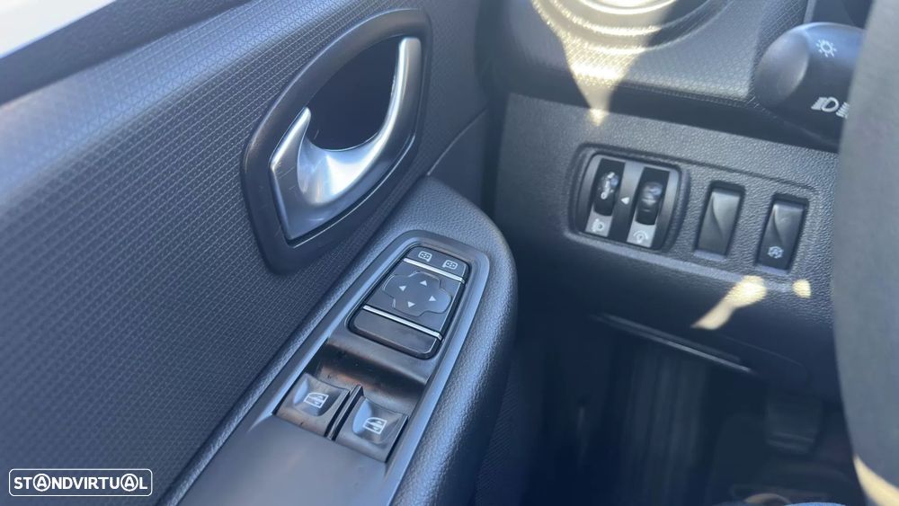 Renault clio 1.5 dci van - 9