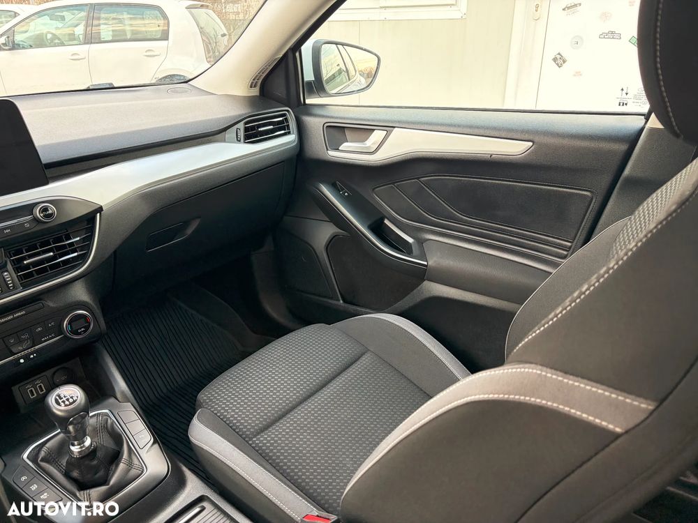 Ford Focus 1.0 EcoBoost Connected - 24