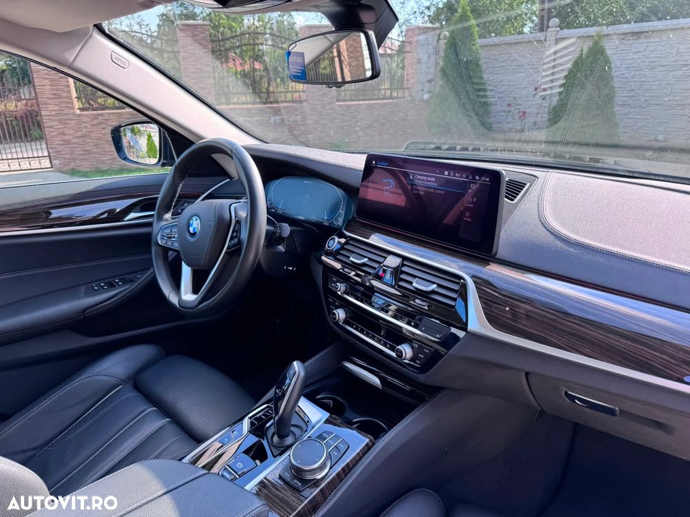 BMW Seria 5 530e Aut. Luxury Line - 7