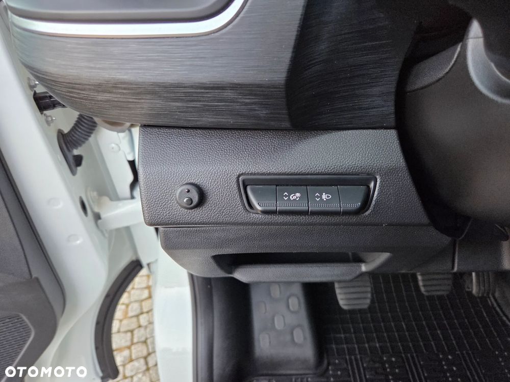 Renault Trafic 2.0 dCi - 21