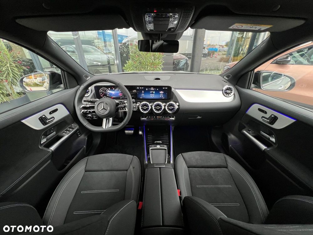 Mercedes-Benz GLA 200 4-Matic AMG Line - 12