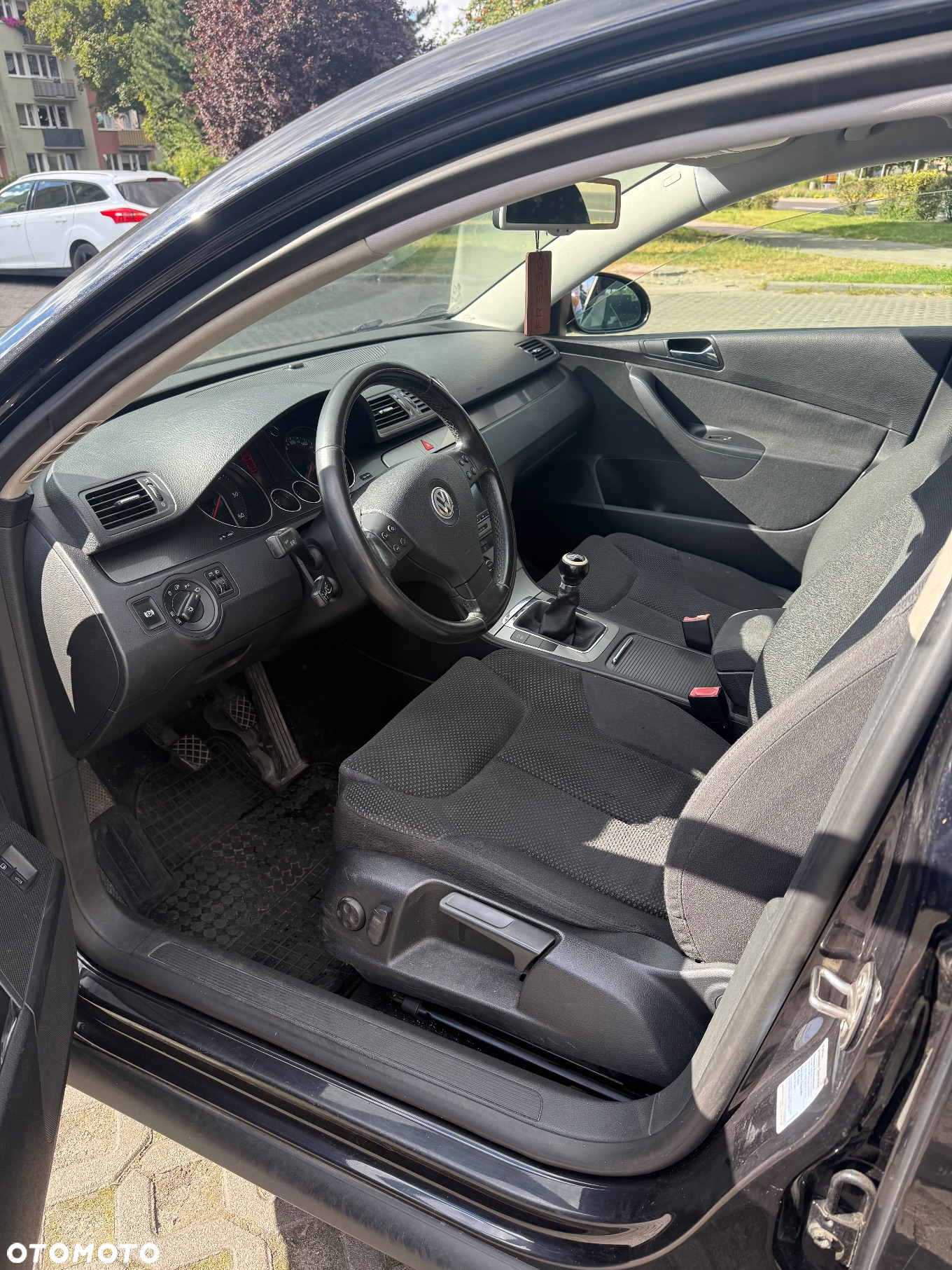 Volkswagen Passat - 18