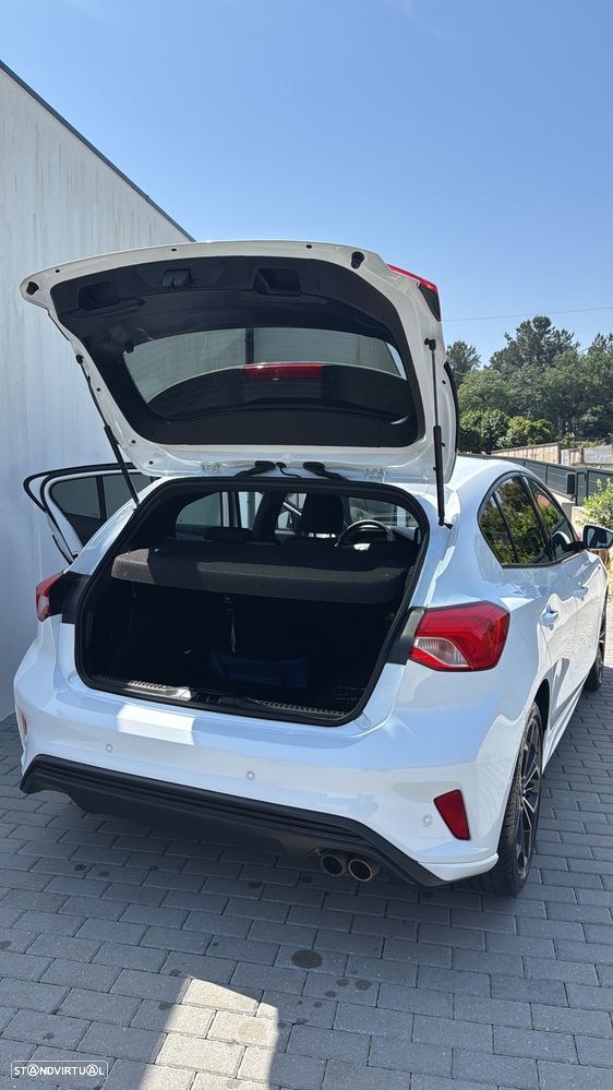 Ford Focus 1.0 EcoBoost MHEV ST-Line - 44