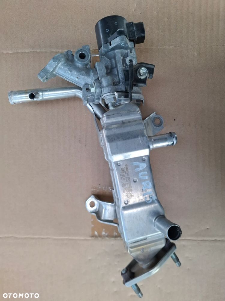 TOYOTA AURIS E18 1.8 HYBRYDA HB CHŁODNICZKA EGR - 2