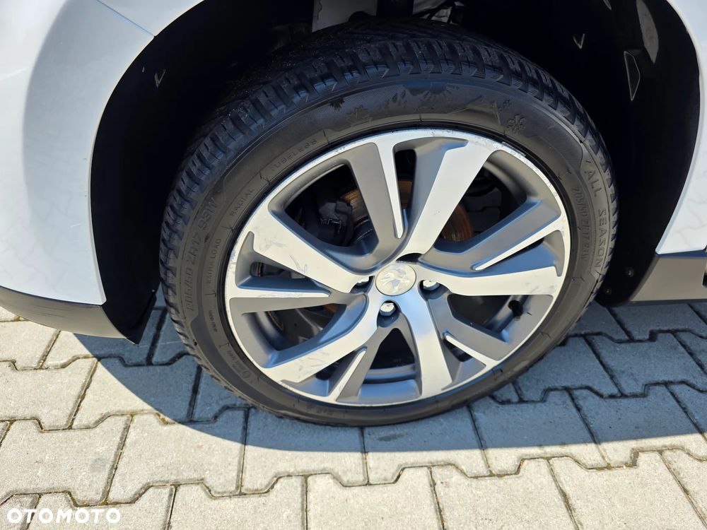 Peugeot 2008 1.6 BlueHDi Allure - 9