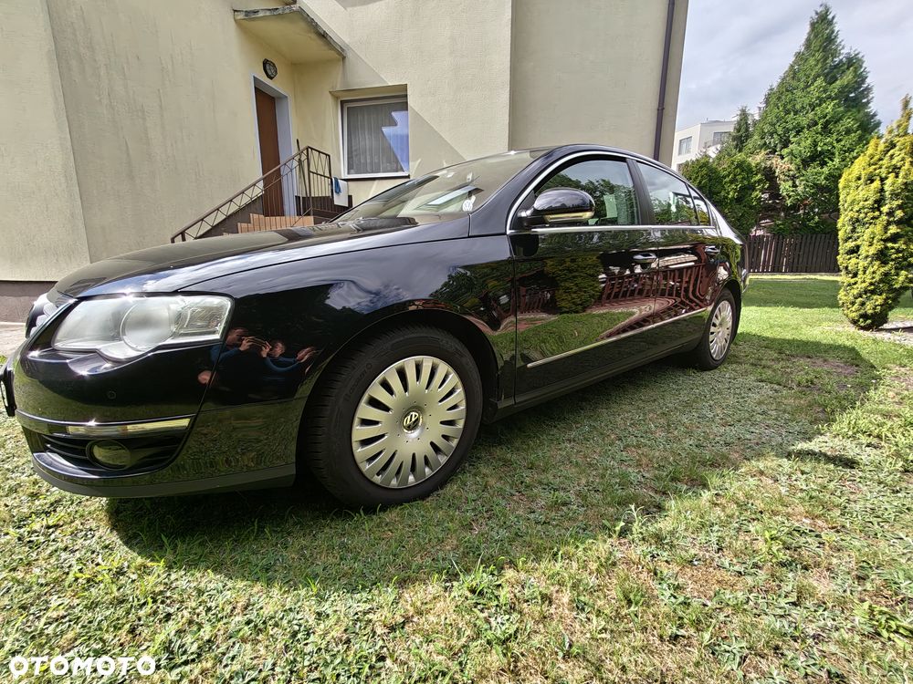 Volkswagen Passat 2.0 TDI DPF Trendline - 1