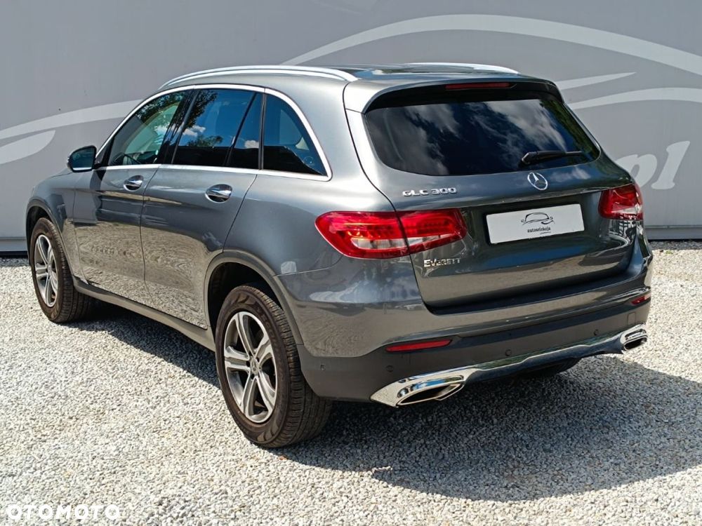 Mercedes-Benz GLC - 16