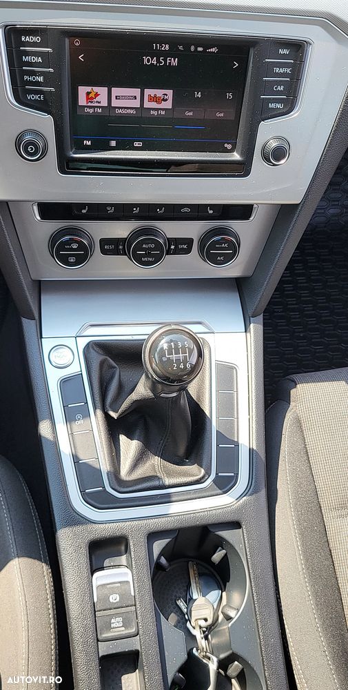 Volkswagen Passat - 22