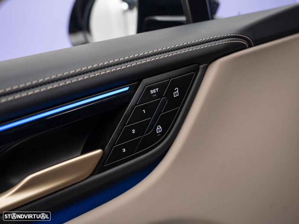 Porsche Macan Electric 4 - 27