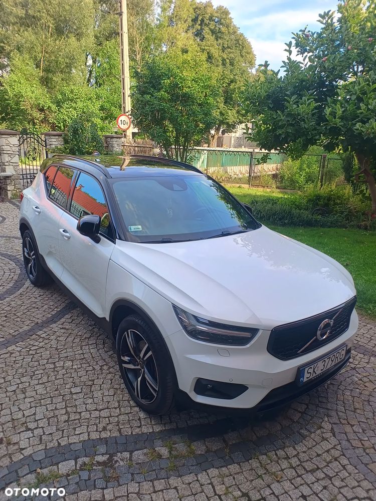 Volvo XC 40 D4 AWD R-Design - 1