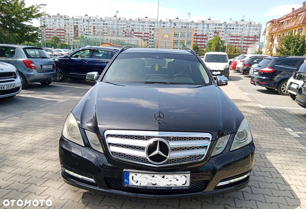 Mercedes-Benz Klasa E 220 CDI DPF BlueEFFICIENCY Automatik Elegance - 4