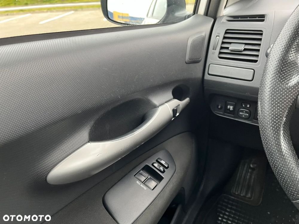 Toyota Auris 1.4 D-4D Terra EU5 - 15