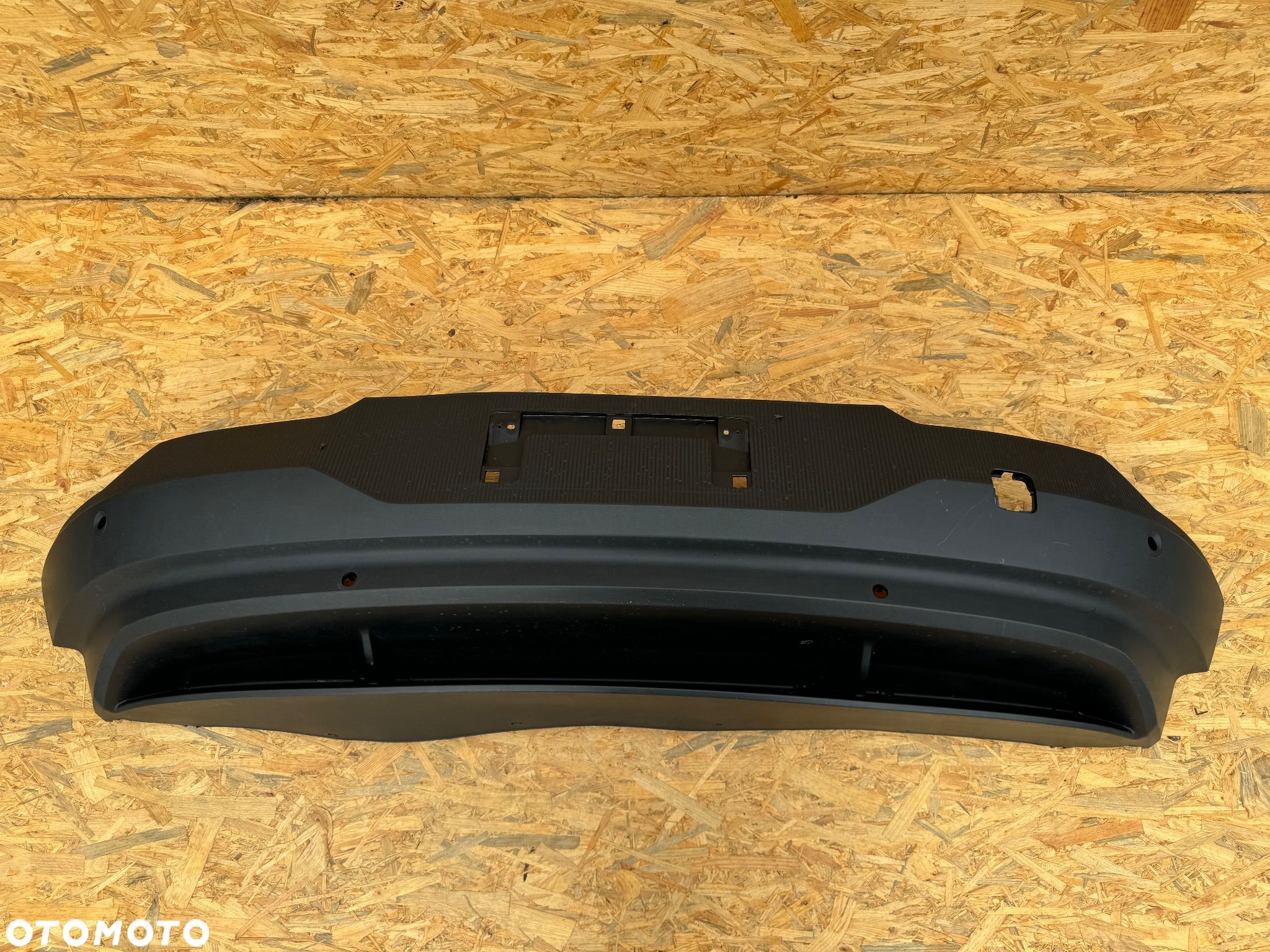 ZDERZAK TYŁ TYLNI VOLVO EX30 EX-30 DÓŁ SPOILER DYFUZOR 31345661 ORYGINAŁ - 1