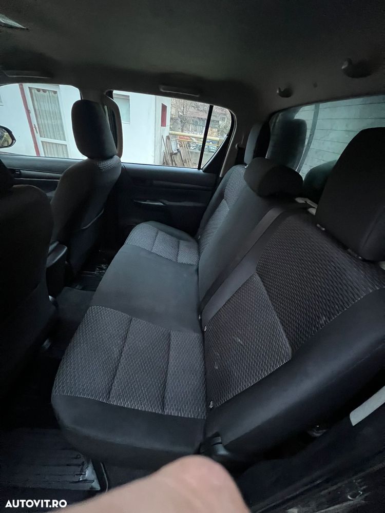 Toyota Hilux 2.4D 150CP 4x4 Double Cab 6MT Style - 18