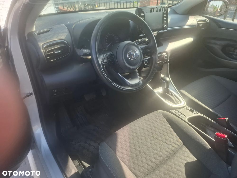 Toyota Yaris 1.5 Dynamic CVT - 6
