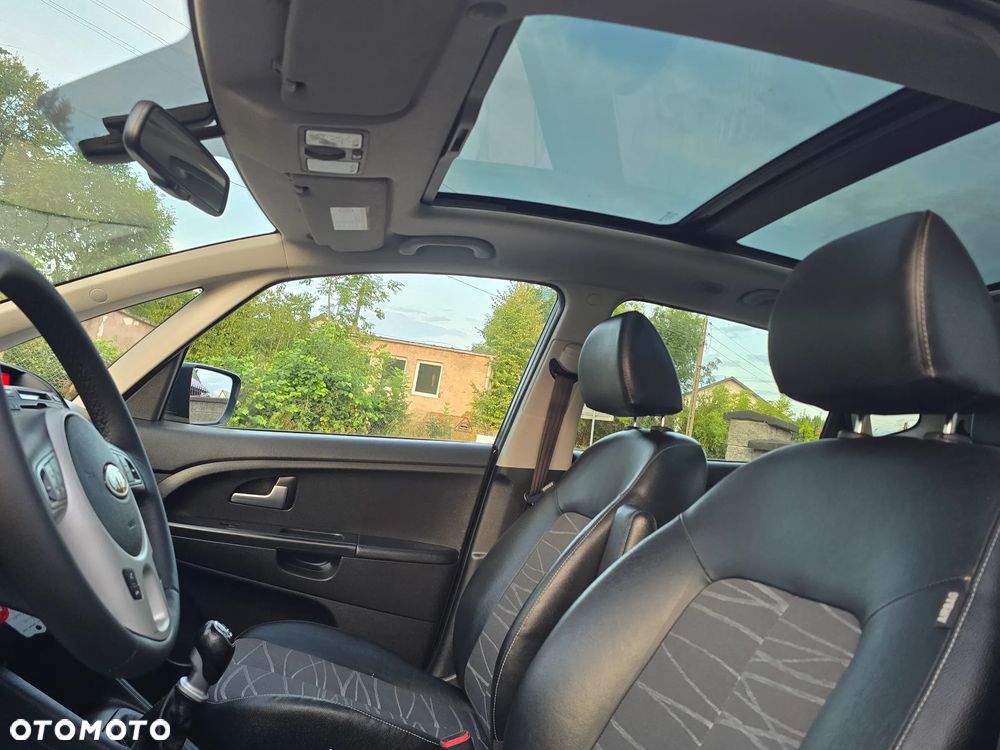 Kia Venga 1.6 CVVT Fifa World Cup Edition - 35