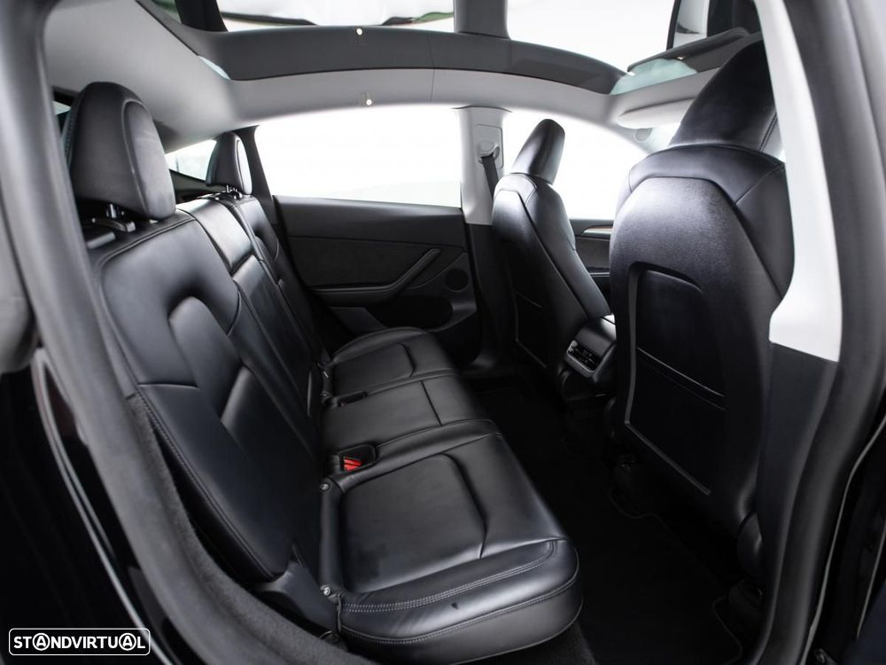 Tesla Model Y Performance Dual Motor AWD - 11