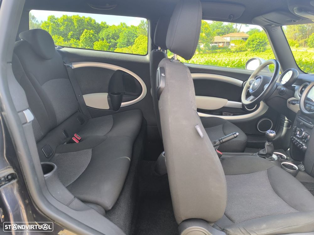 MINI Clubman Cooper D - 10
