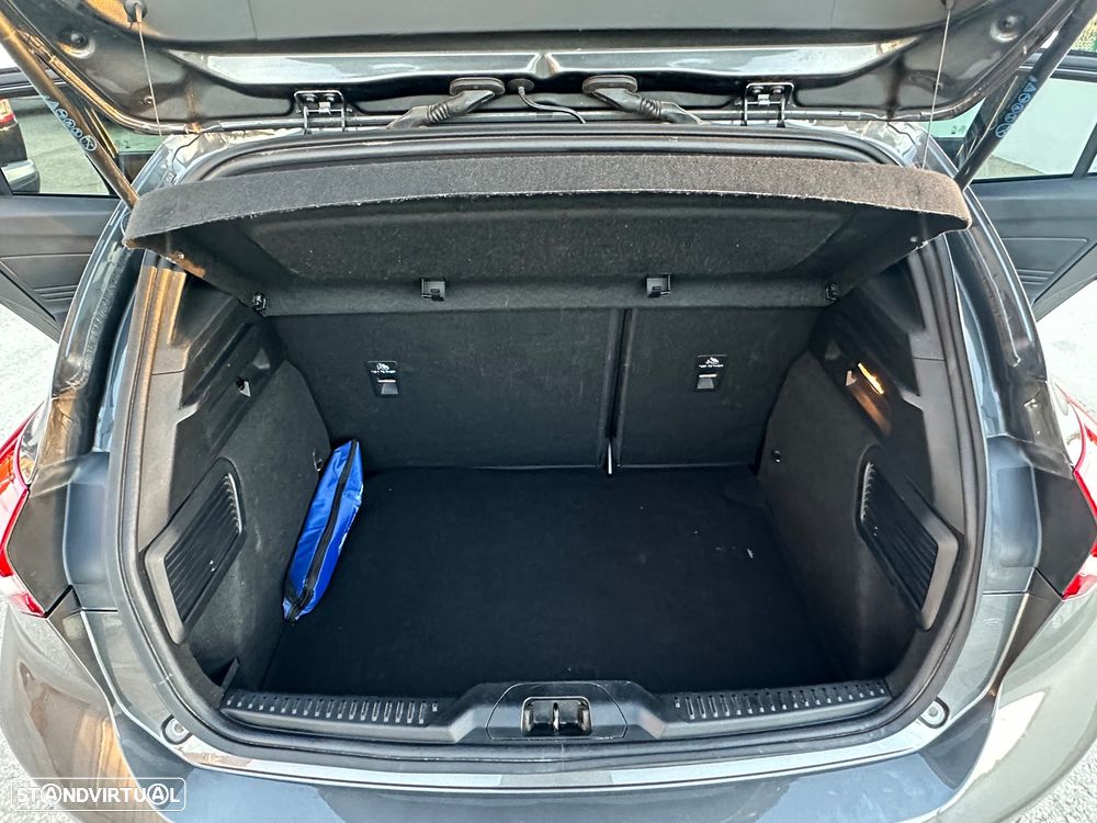 Ford Focus 1.0 EcoBoost MHEV ST-Line - 32