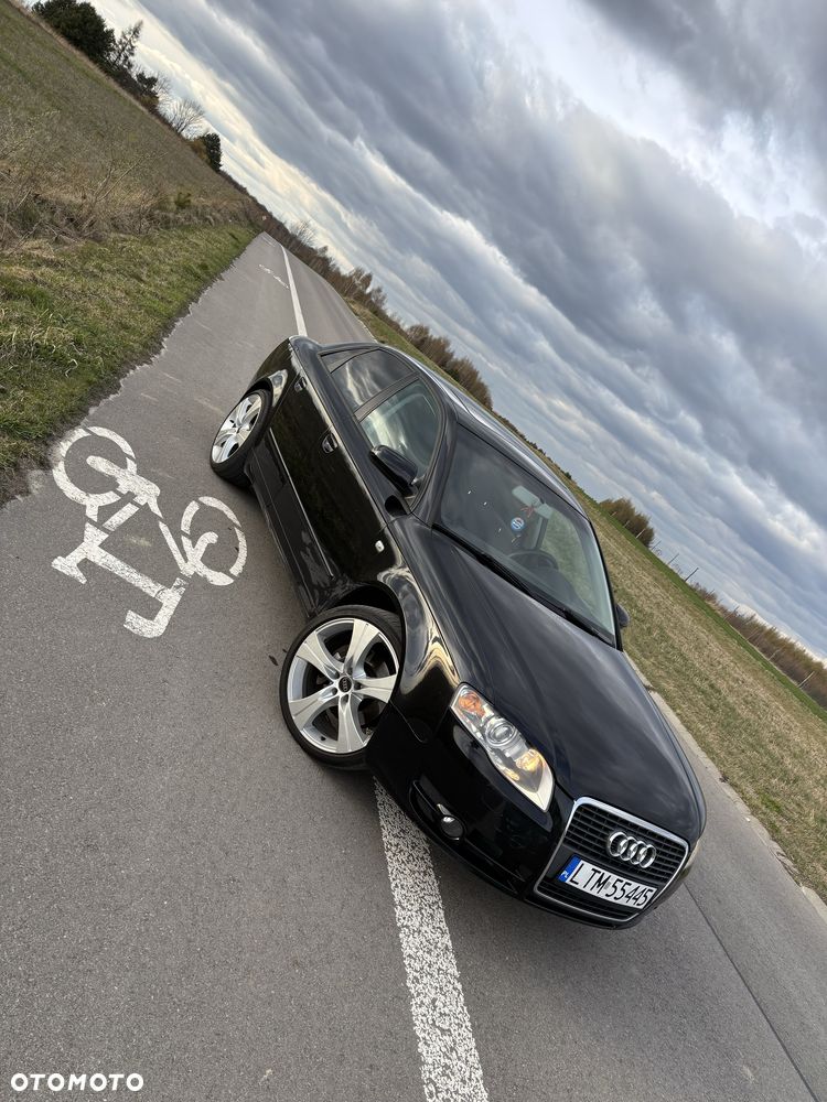Audi A4 Limousine - 1