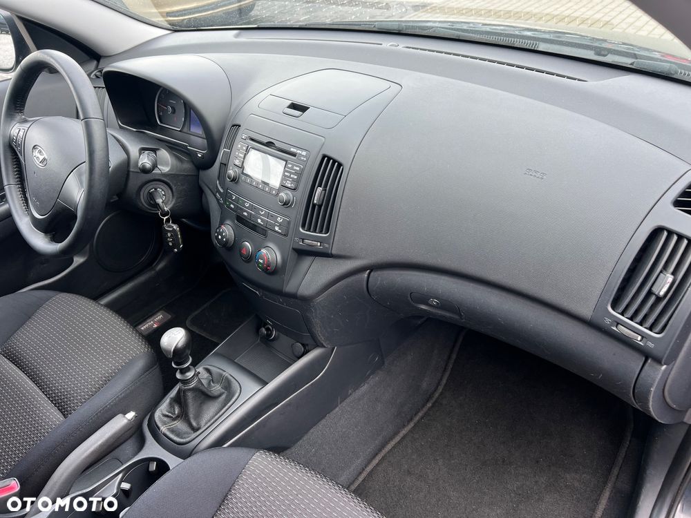 Hyundai i30 1.6 blue Style - 12