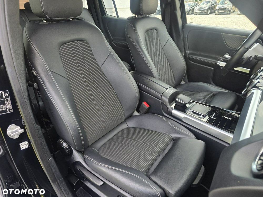 Mercedes-Benz GLB - 13