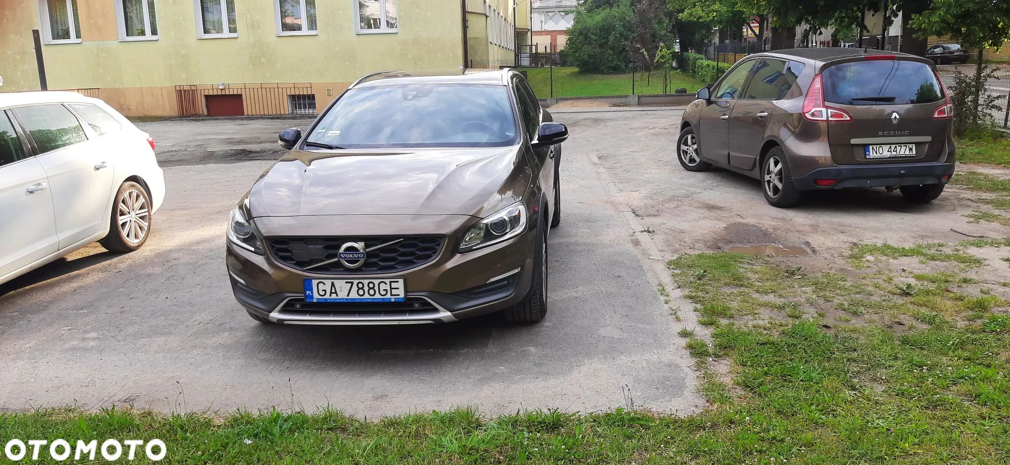 Volvo V60 Cross Country D4 Drive-E Momentum - 1