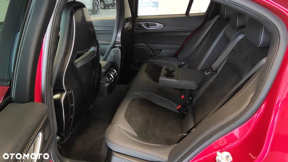 Alfa Romeo Giulia 2.9 Bi Turbo V6 Quadrifoglio - 24