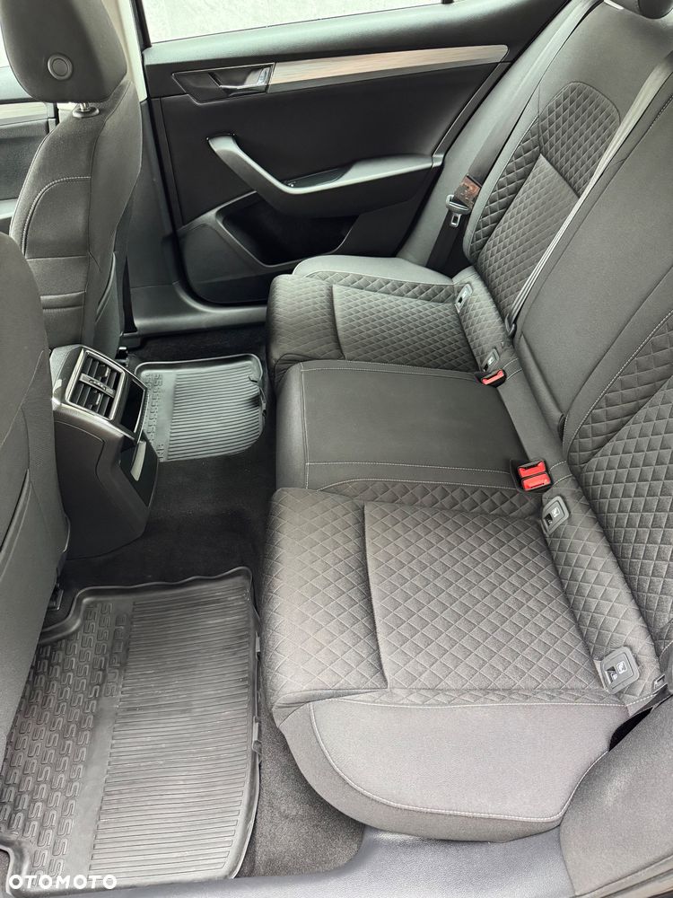 Skoda Superb 1.5 TSI Ambition DSG - 9