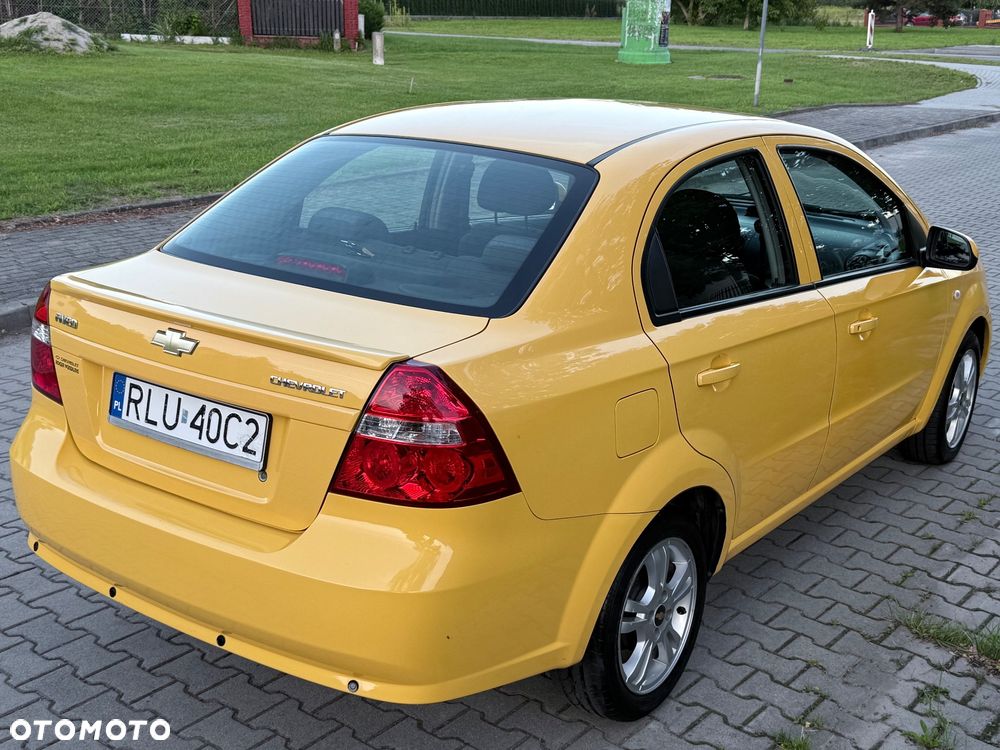 Chevrolet Aveo - 4