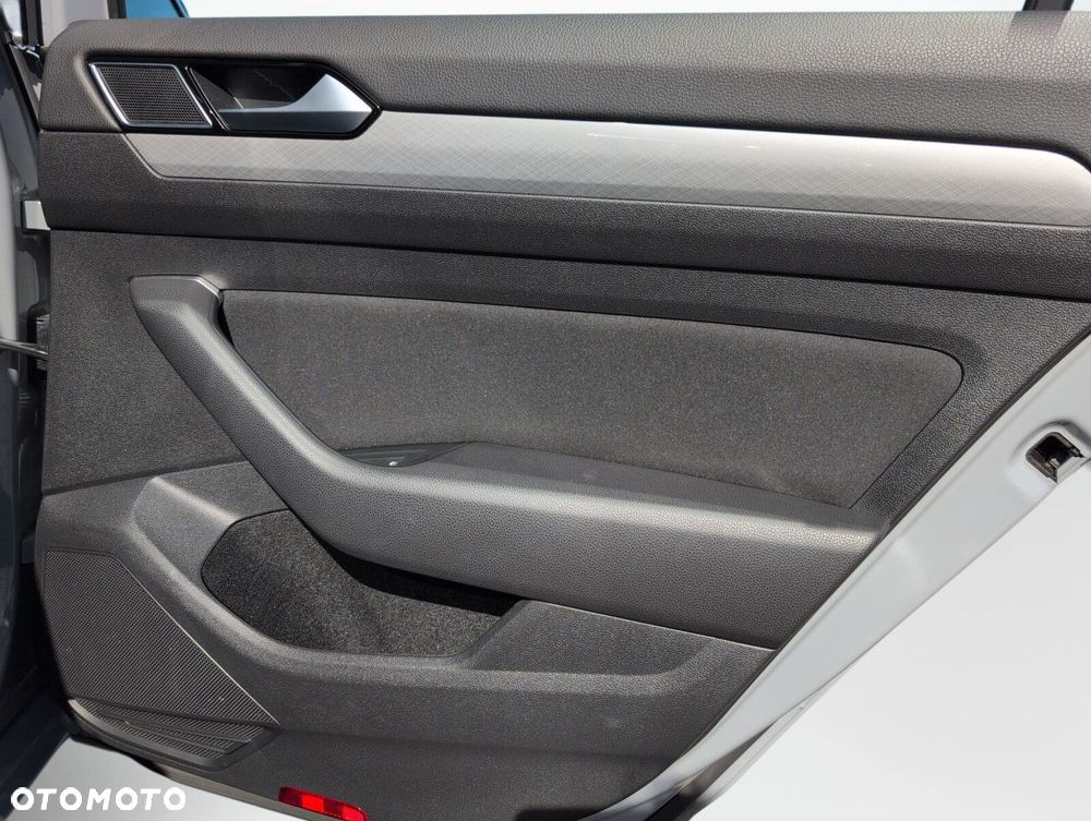 Volkswagen Passat Variant 1.5 TSI EVO Business DSG - 13