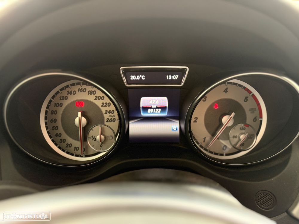 Mercedes-Benz GLA 200 CDi AMG Line - 12