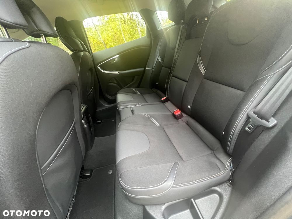 Volvo V40 D2 Kinetic - 15