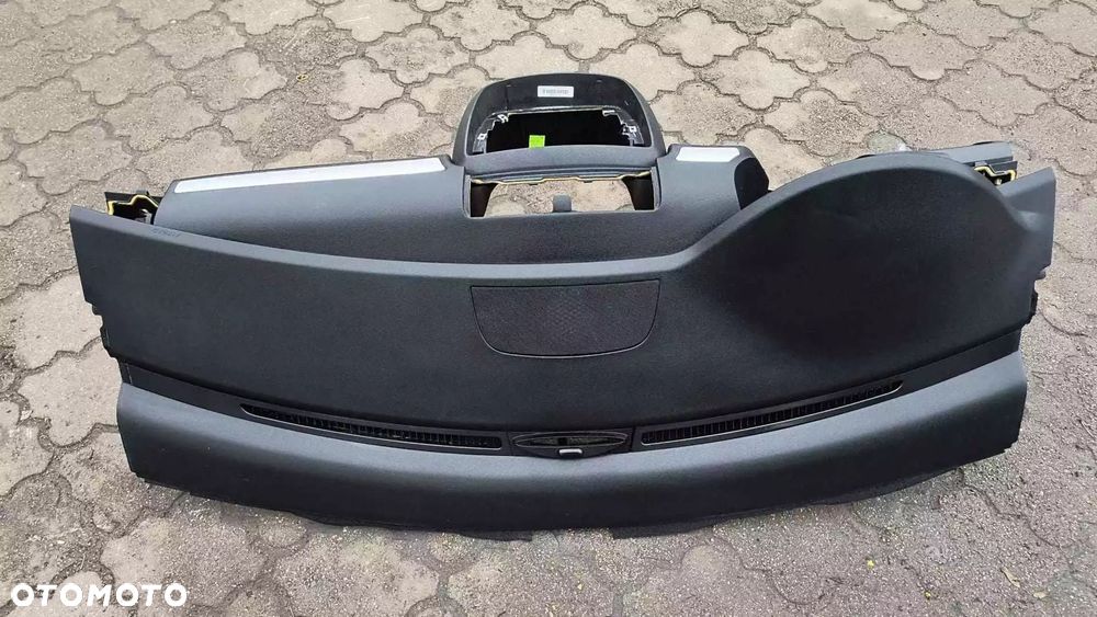W251 deska rozdzielcza stan idealny EU czarna R Klasa Mercedes - 2