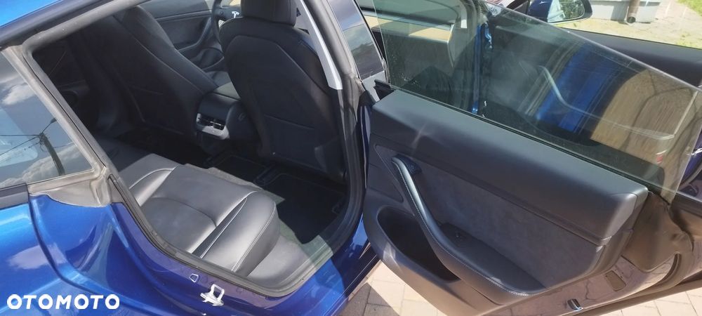 Tesla Model 3 Standard Range Plus - 10