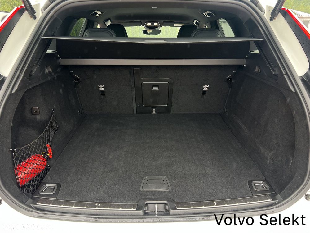 Volvo XC 60 B5 B AWD R-Design - 21