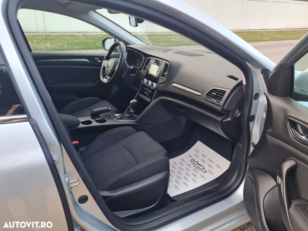 Renault Megane BLUE dCi 115 EDC BUSINESS EDITION - 26