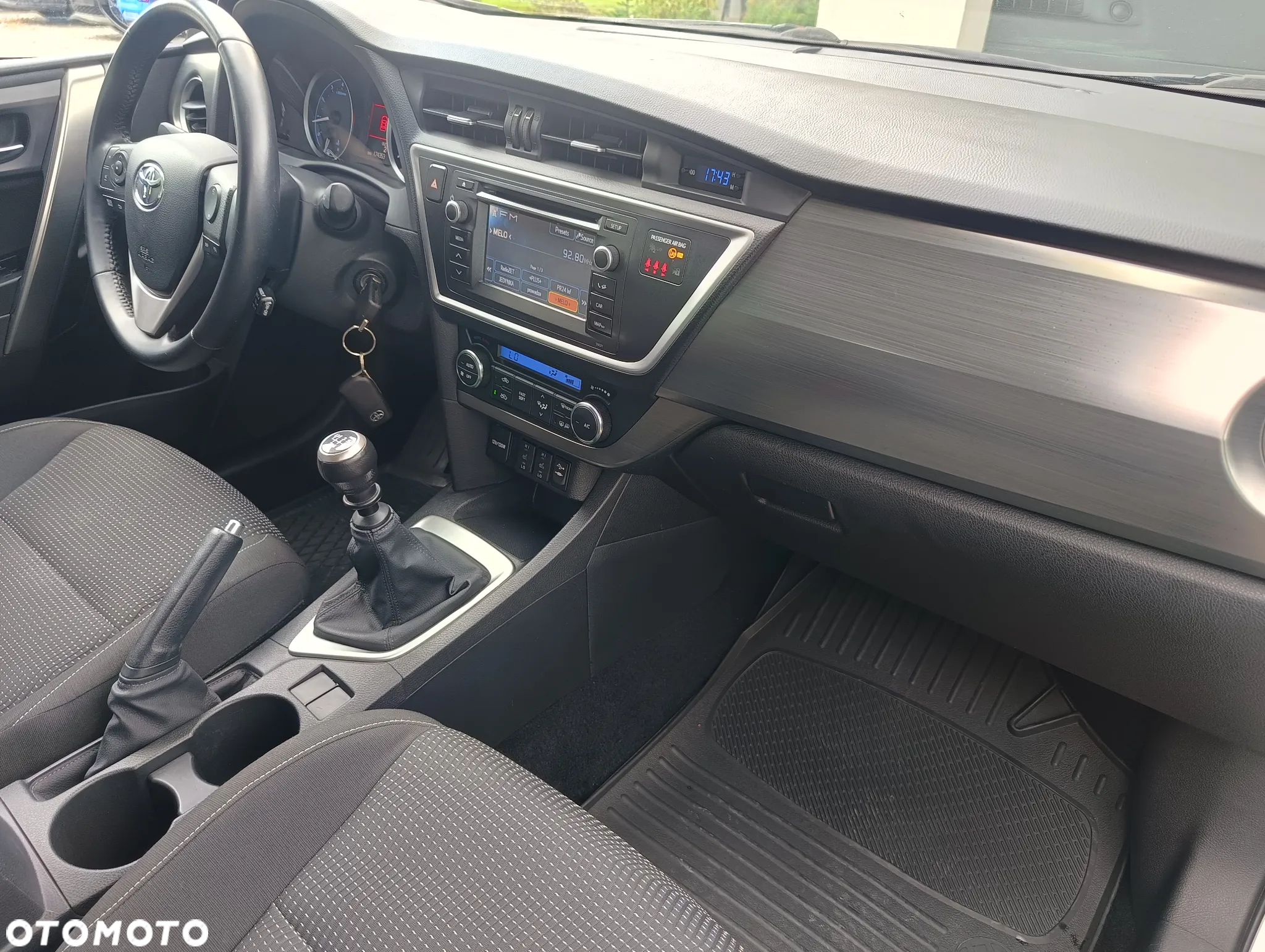 Toyota Auris 1.6 Premium - 14