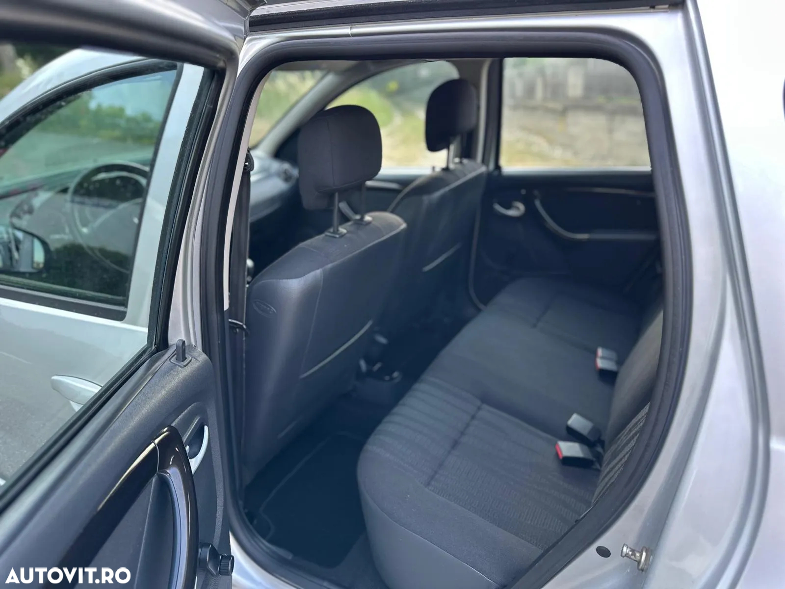 Dacia Duster 1.5 dCi 4x4 Laureate - 11