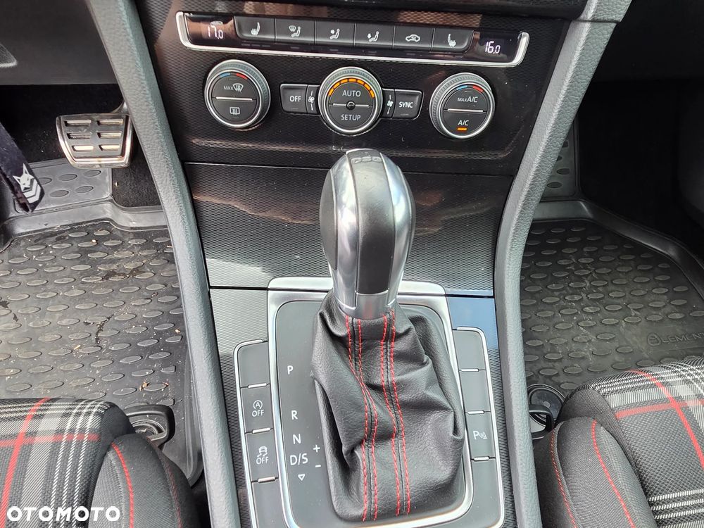 Volkswagen Golf GTI (BlueMotion Technology) DSG - 28