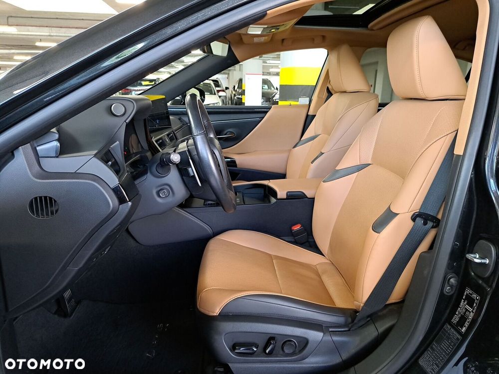 Lexus ES 300h Business Edition - 12