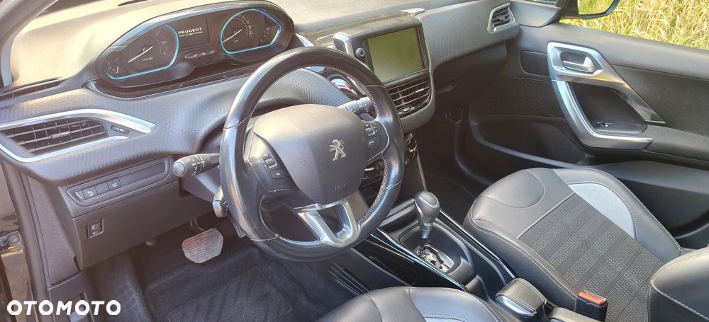 Peugeot 2008 1.2 Pure Tech GPF Allure S&S EAT6 - 10