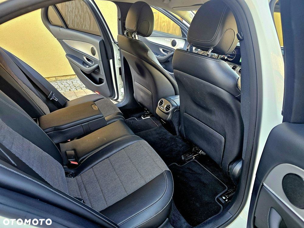 Mercedes-Benz Klasa E - 16