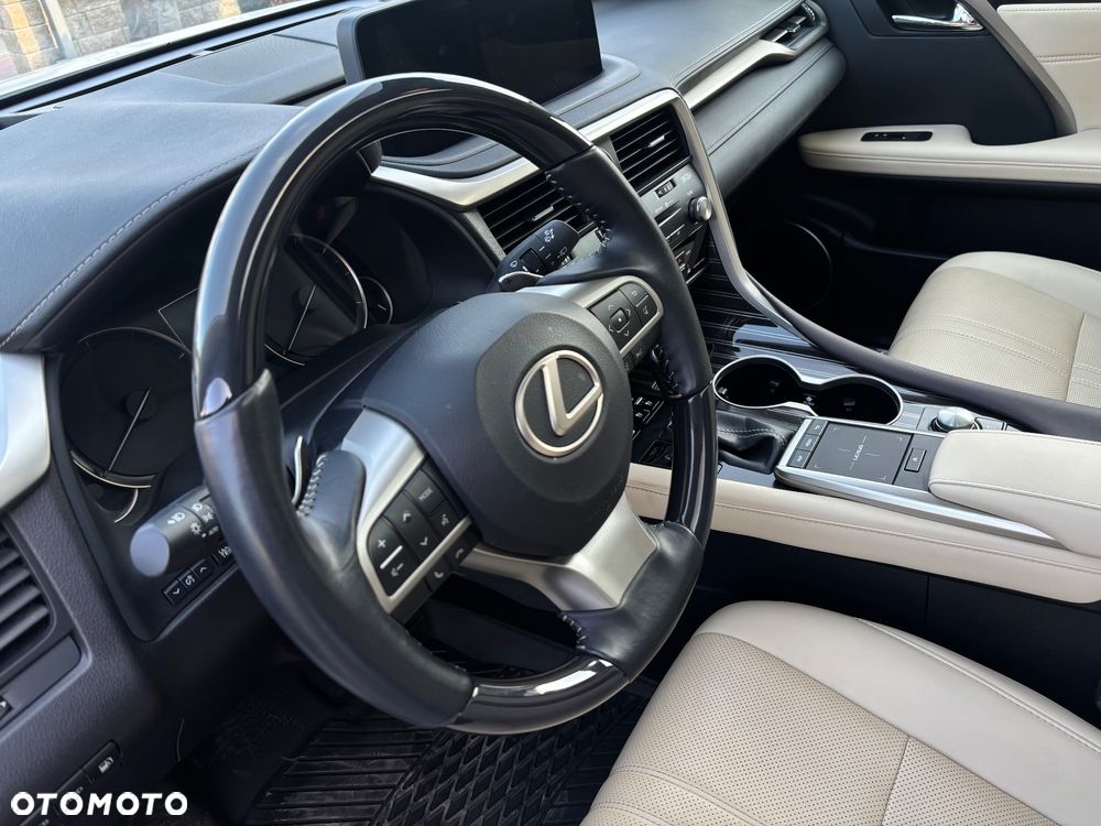 Lexus RX - 16