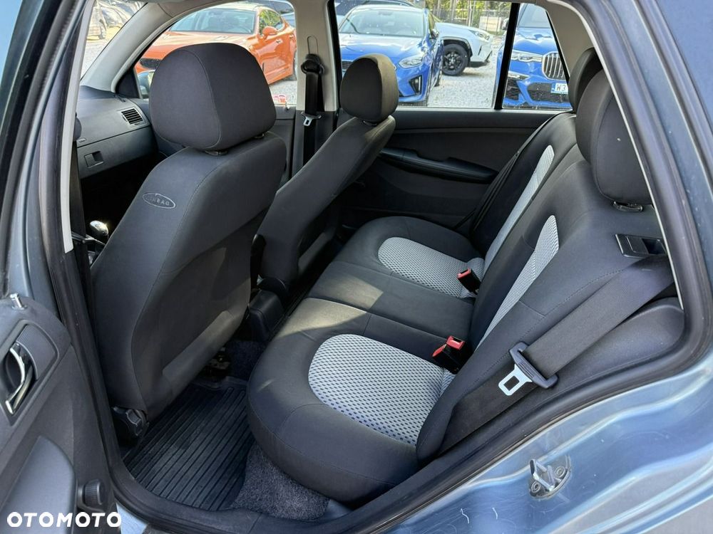 Skoda Fabia 1.4 16V Flash - 10